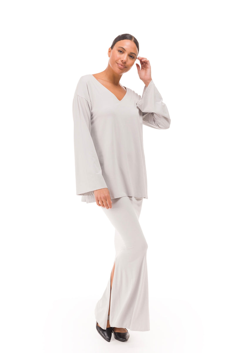 BAMBOO FLUTED V-NECK TOP SILVER GREY