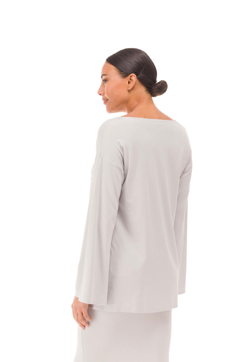 BAMBOO FLUTED V-NECK TOP SILVER GREY