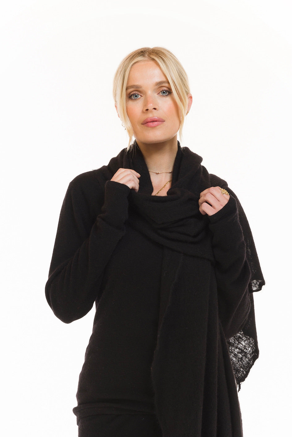 CASHMERE FELTED SCARF BLACK