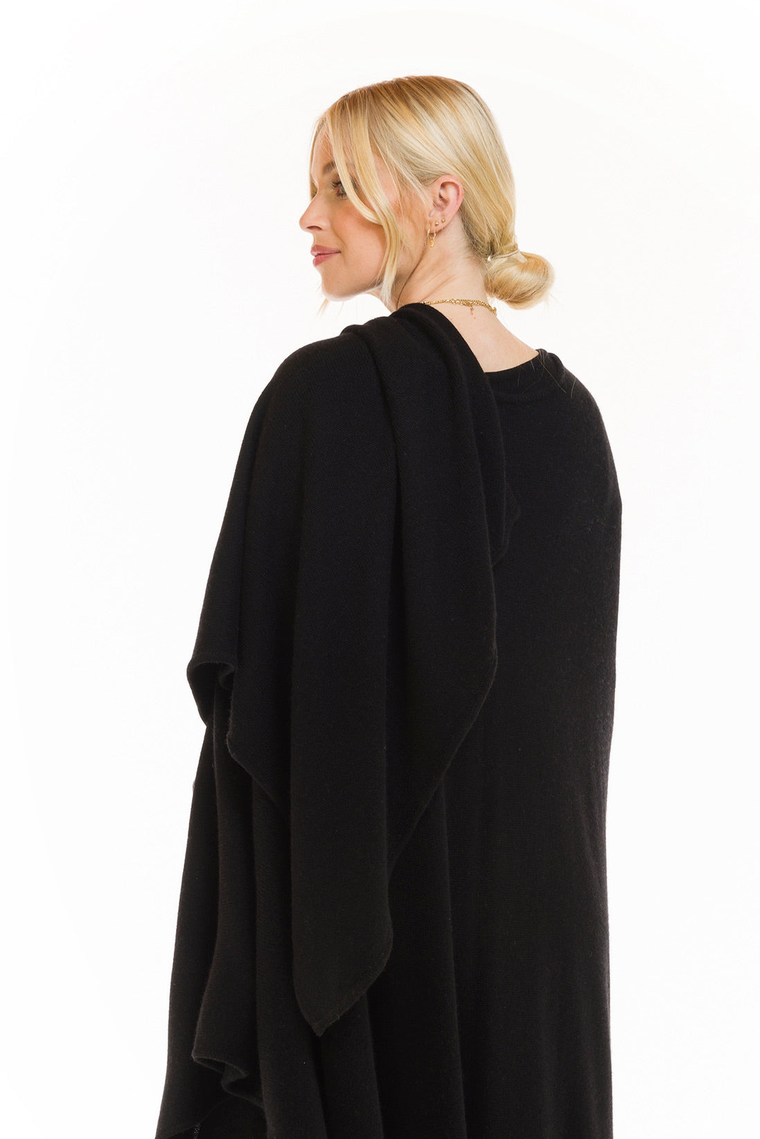 4 PLY AVALON CASHMERE CAPE BLACK