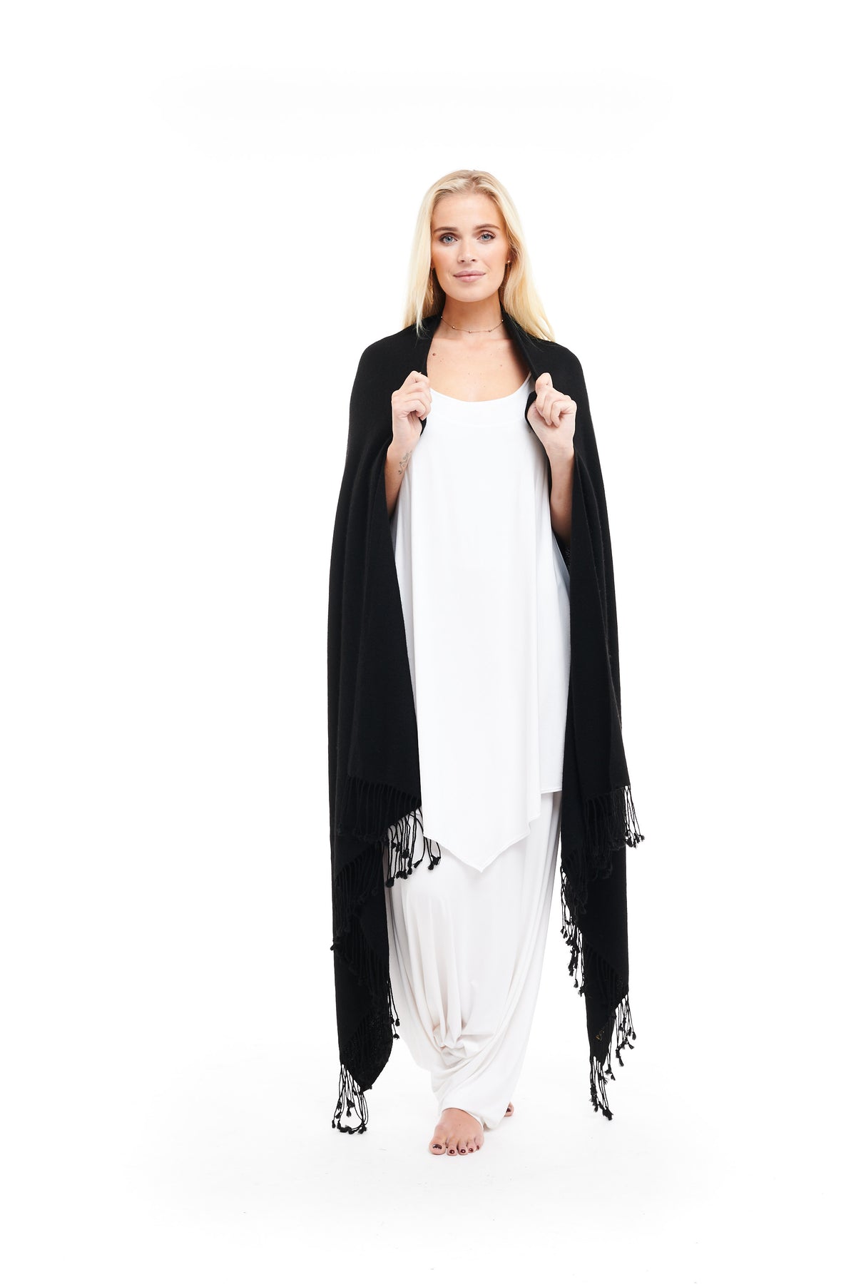 Thick Luxury Cashmere Herringbone Shawl - Black - MUDRA