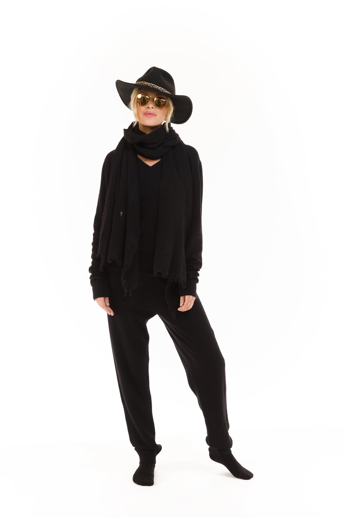 CASHMERE V-NECK TOP BLACK